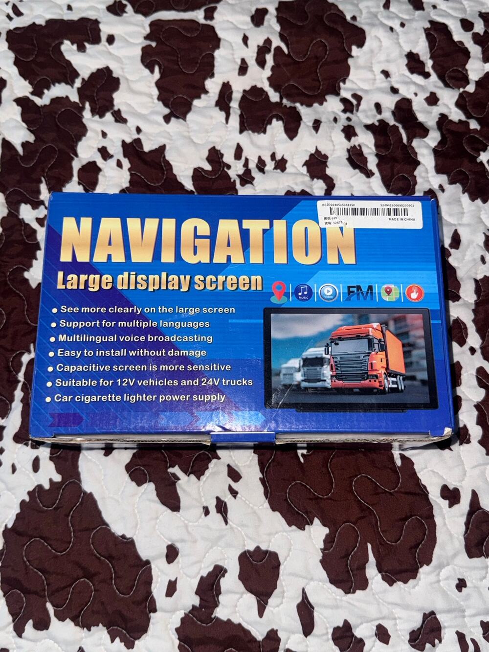 Large GPS navigation system, Brand new in the box